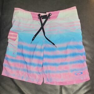 Men’s Oakley Size 32 Tie Dye Swim Trunks, Board shorts, Cargo Pocket